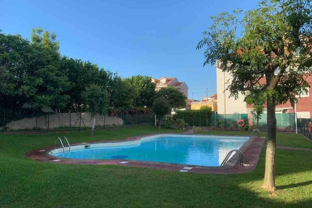 Appartamento Garaje Y Piscina Comunitaria! Suances Esterno foto
