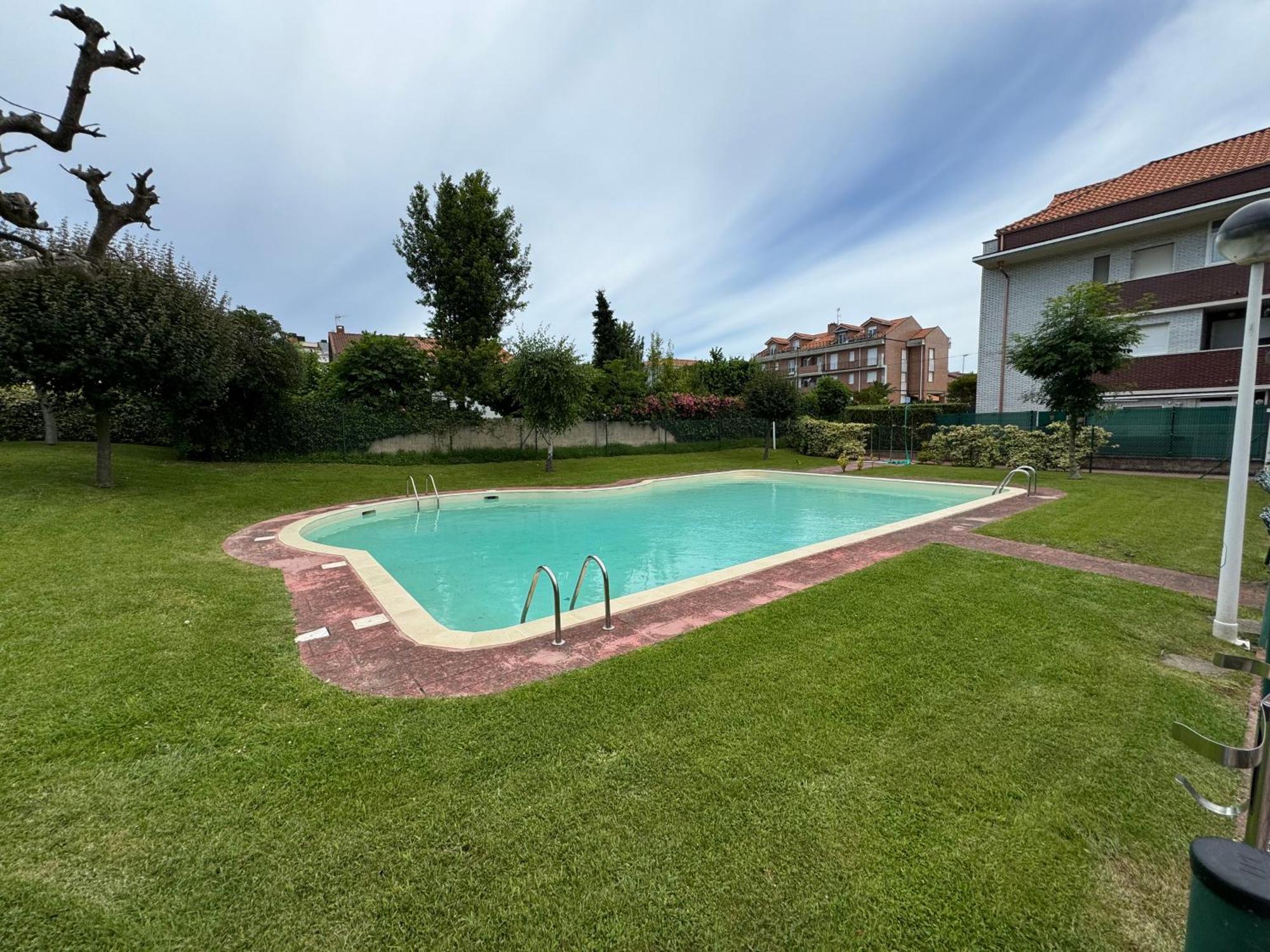 Appartamento Garaje Y Piscina Comunitaria! Suances Esterno foto